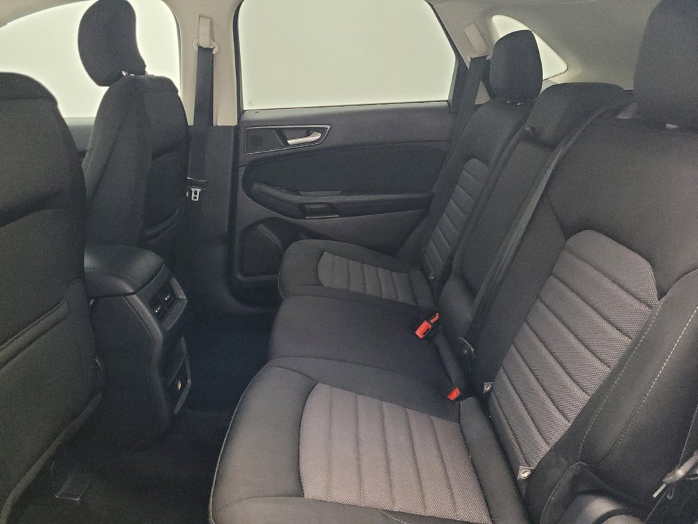 Used 2016 Ford Edge SE image 18