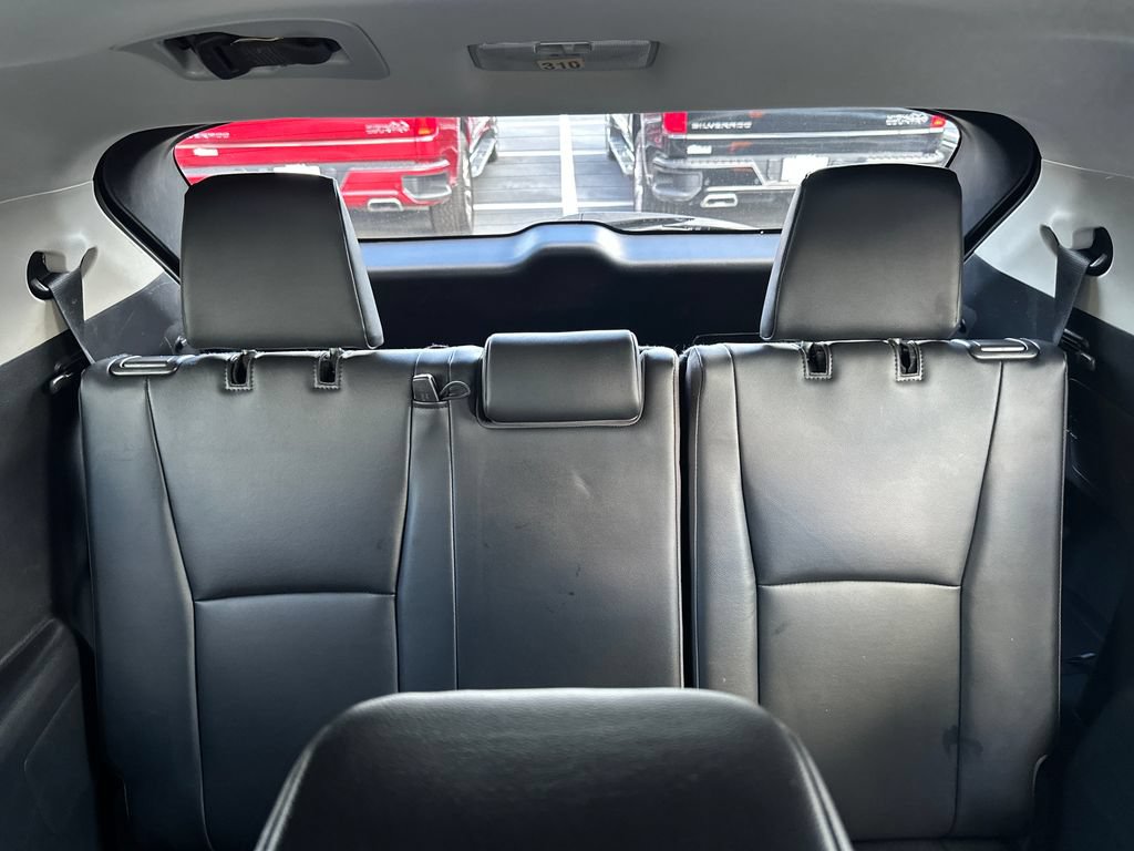Used 2023 Toyota Highlander XLE FWD image 25