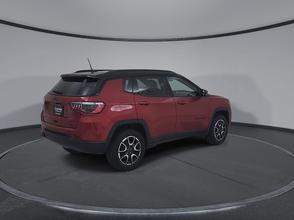 Certified 2026 Jeep Compass Trailhawk AWD/4WD image 17
