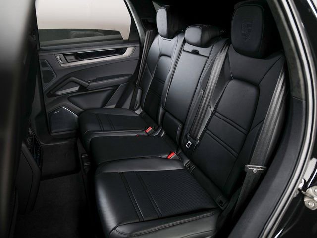 New 2026 Porsche Cayenne GTS image 13