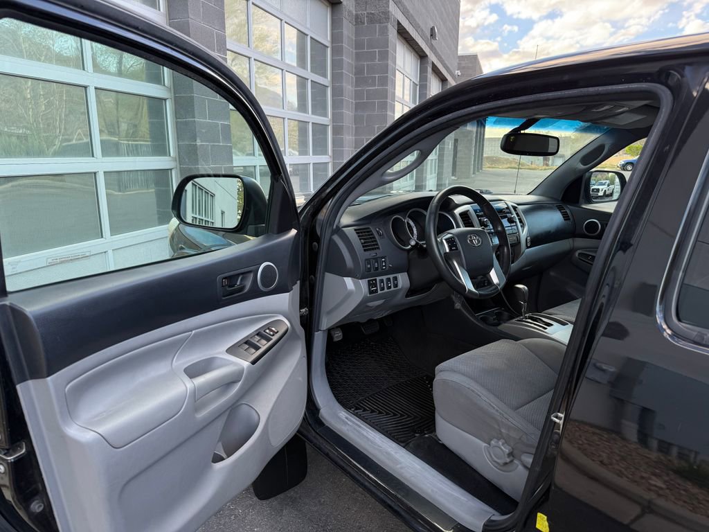 Used 2012 Toyota Tacoma 4x4 Double Cab w/ TRD Off-Road Pkg image 24
