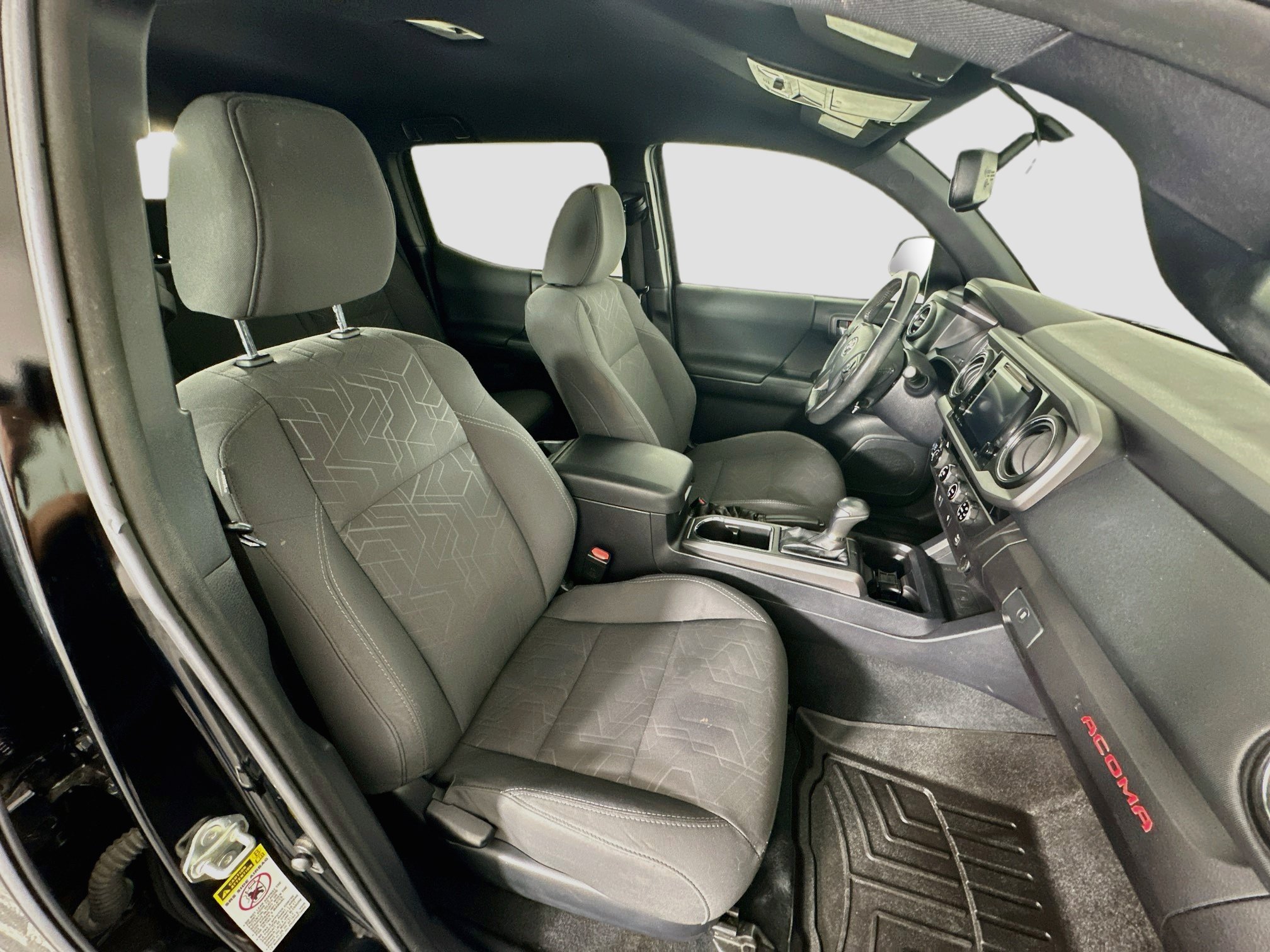 Used 2017 Toyota Tacoma TRD Sport w/ Tow Package (A/T) AWD/4WD image 31