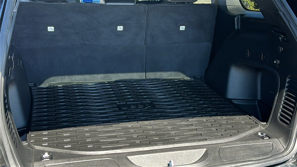 Used 2021 Jeep Grand Cherokee Laredo X image 27