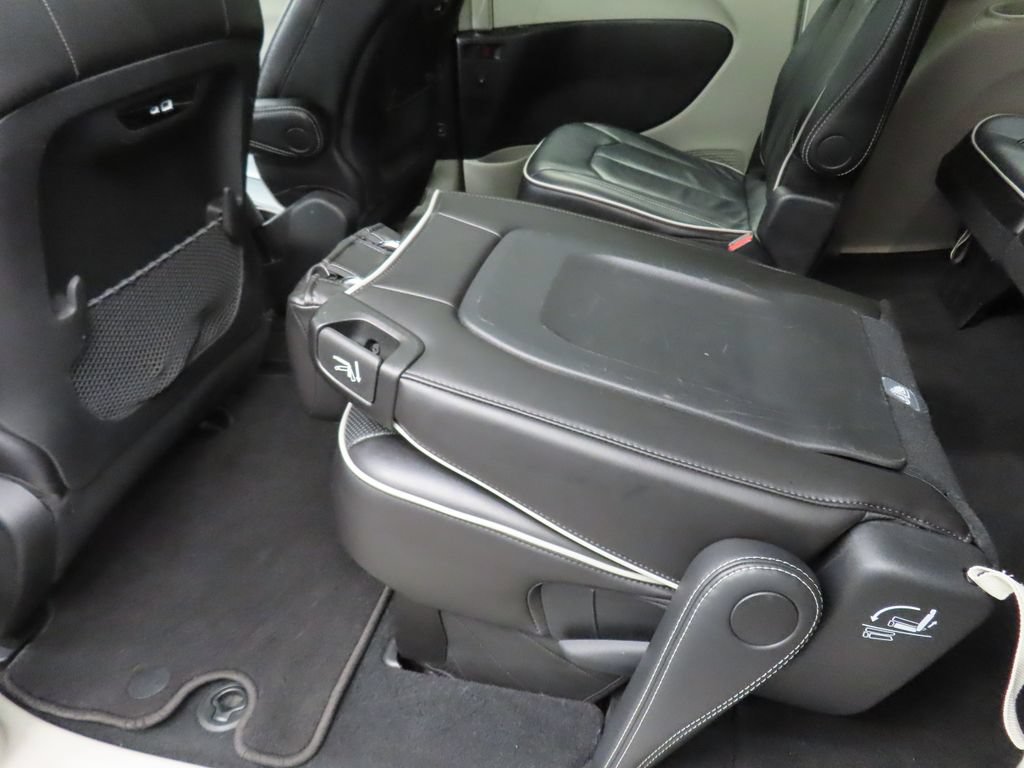 Used 2024 Chrysler Pacifica Limited FWD image 55