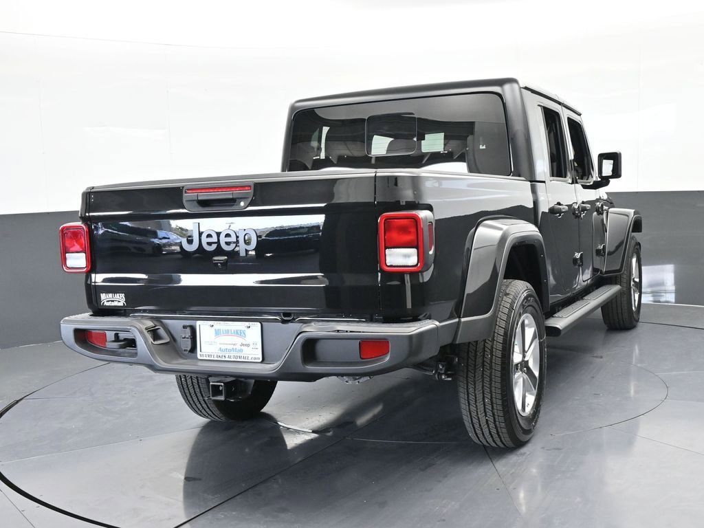 Used 2024 Jeep Gladiator Sport w/ Premium Package image 5