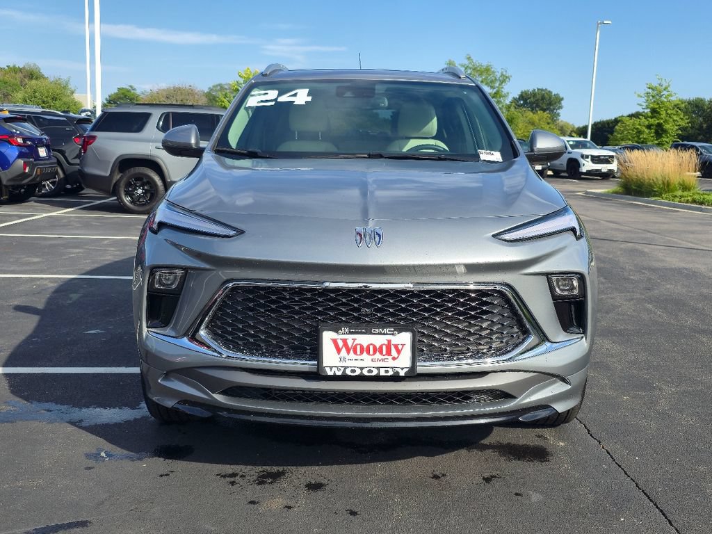 Used 2024 Buick Encore GX Avenir w/ Avenir Convenience Package FWD image 4