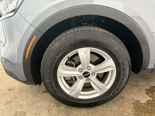 Certified 2023 Kia Sorento LX FWD image 20
