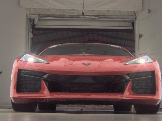 Used 2025 Chevrolet Corvette Z06 image 3