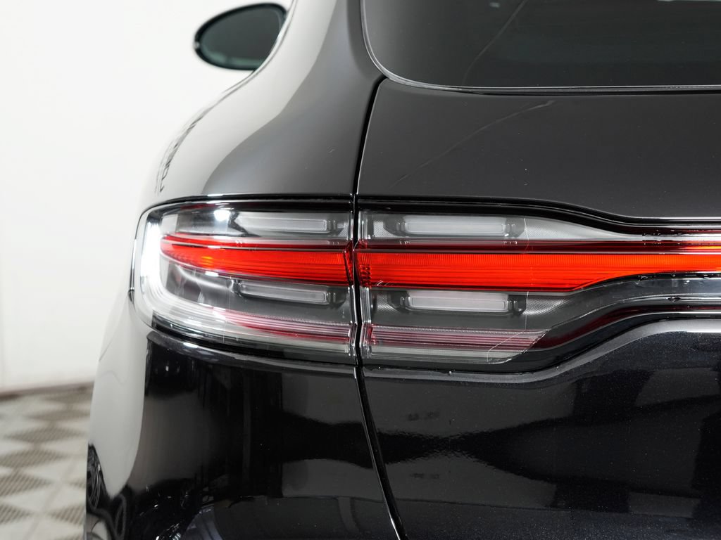 Certified 2026 Porsche Macan AWD/4WD image 12