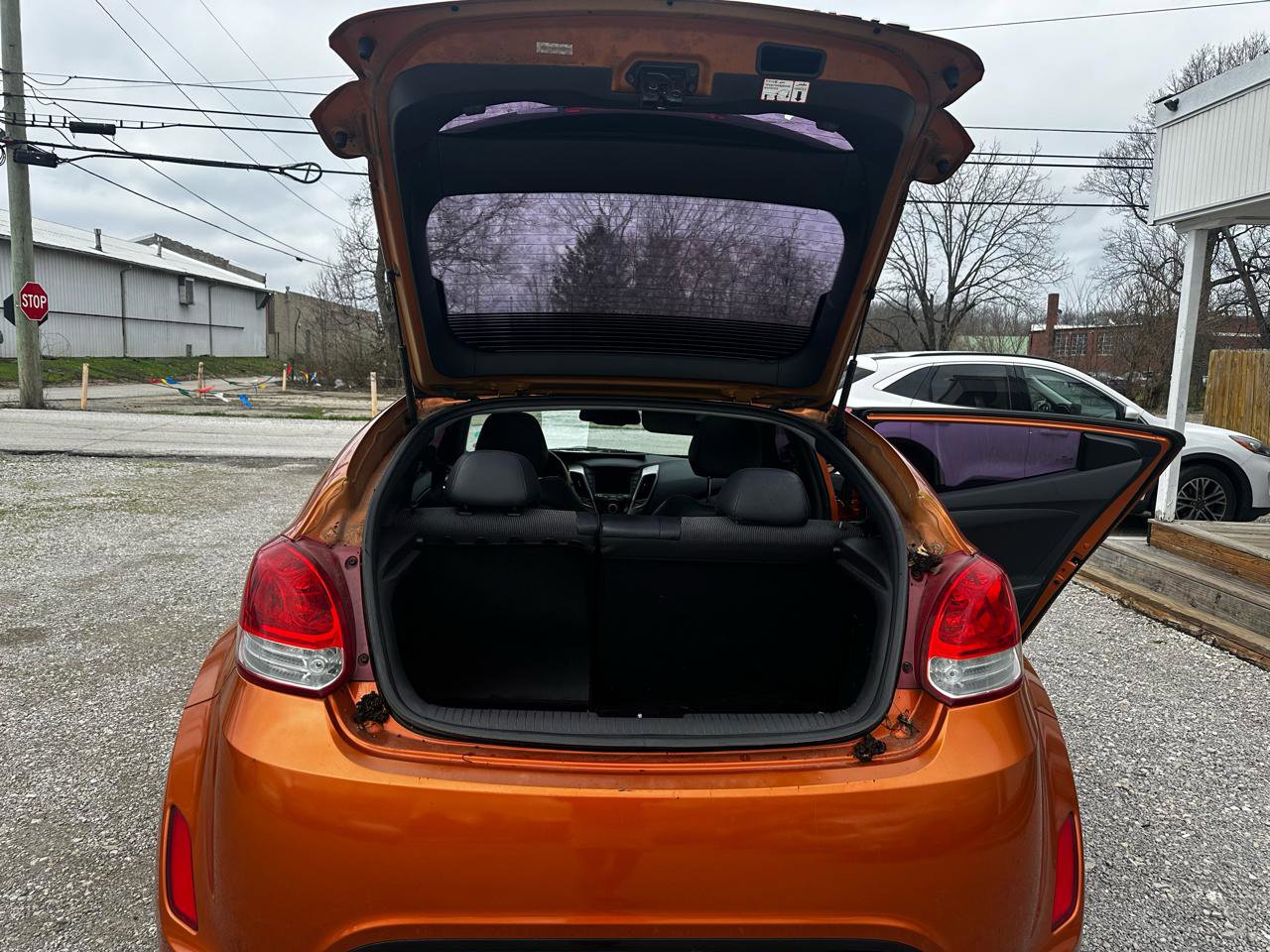 Used 2012 Hyundai Veloster w/ Style Pkg image 10