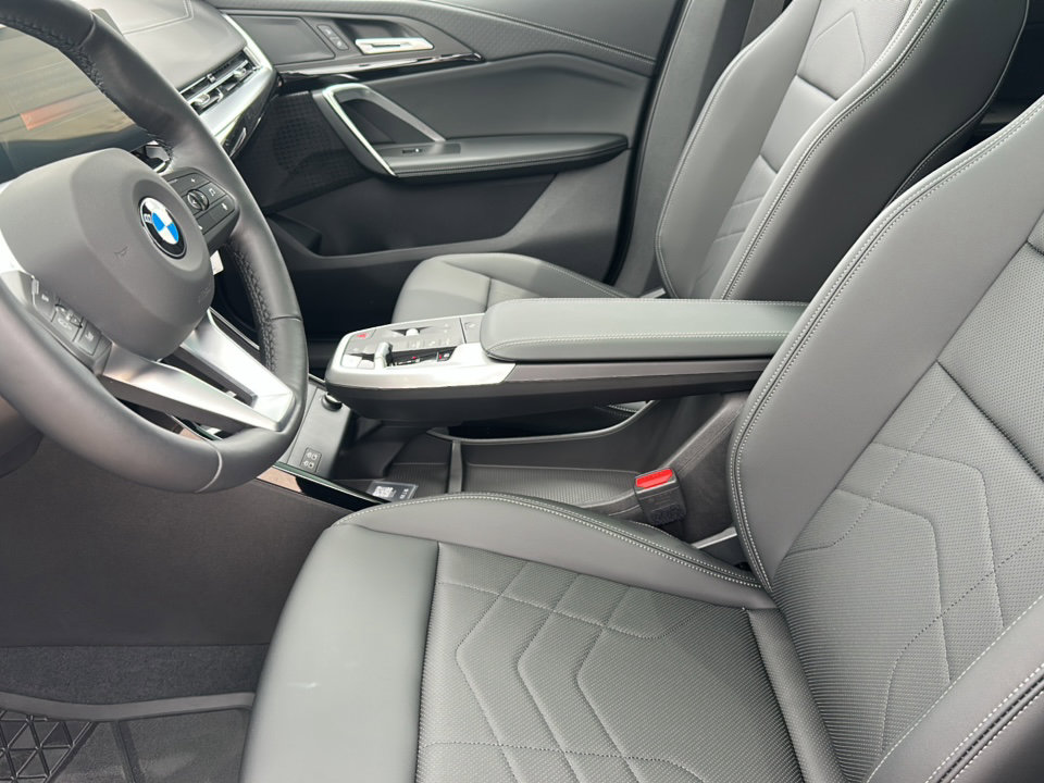 New 2026 BMW X2 xDrive28i w/ Technology Package AWD/4WD image 10