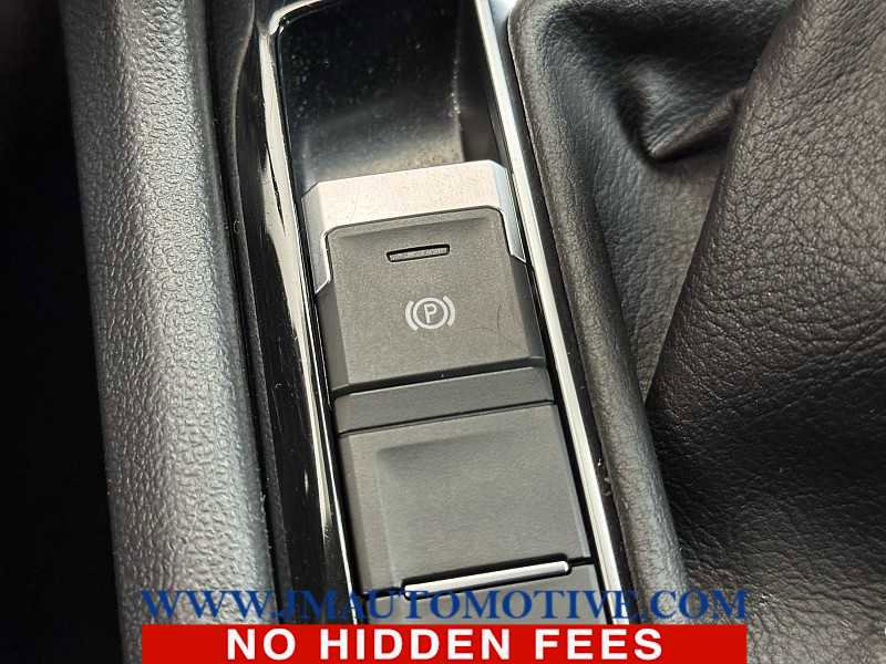Used 2024 Volkswagen Taos SE FWD image 33