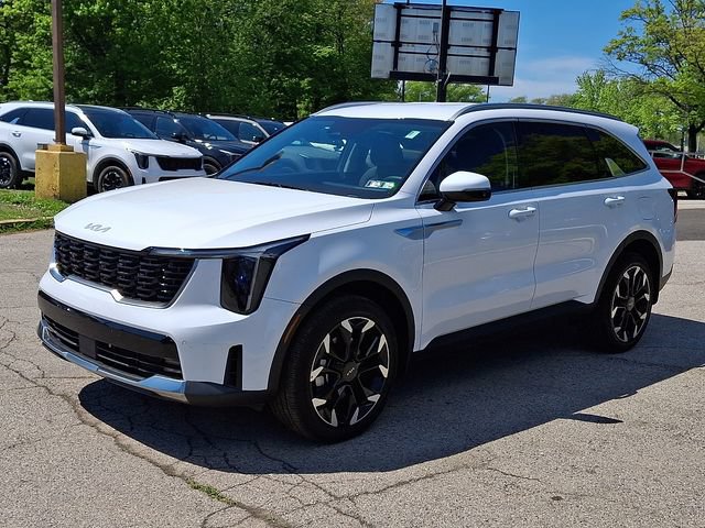 Certified 2026 Kia Sorento EX AWD/4WD image 3