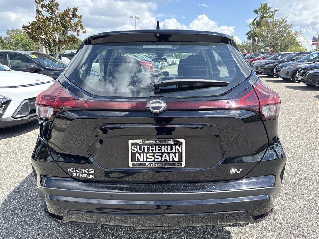 Certified 2023 Nissan Kicks SV image 5