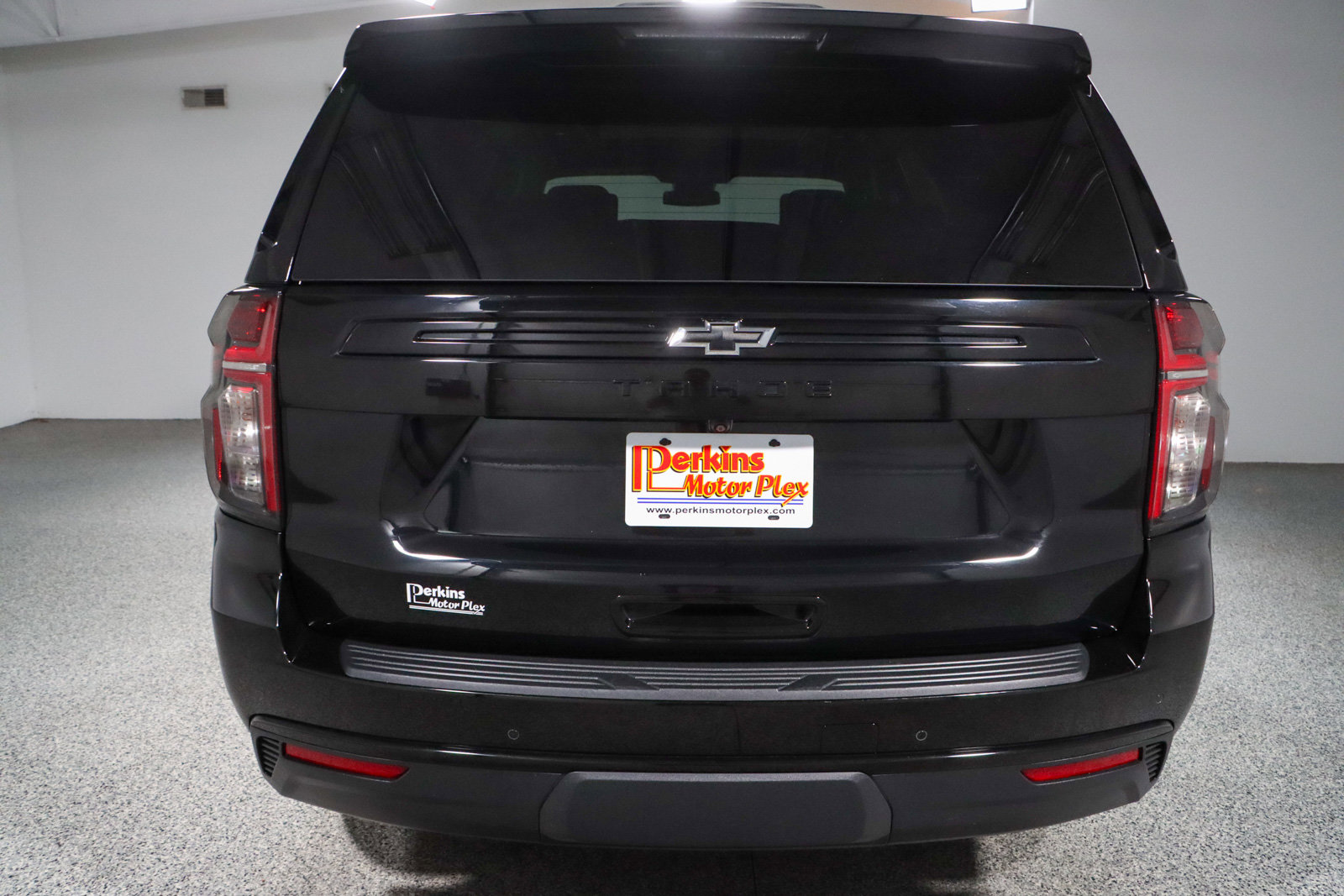 Used 2024 Chevrolet Tahoe Z71 w/ Luxury Package AWD/4WD image 8