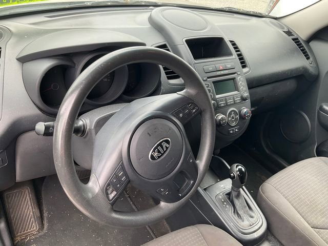 Used 2013 Kia Soul FWD image 9
