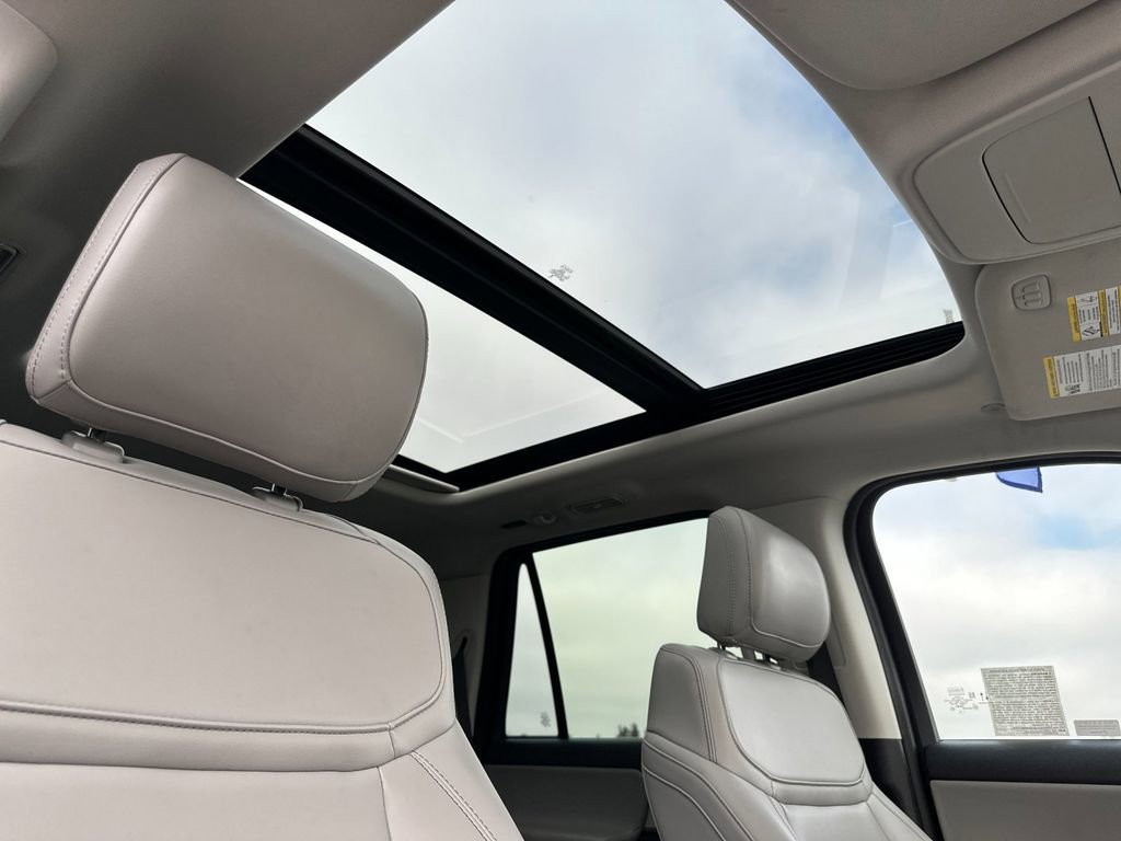 Certified 2025 Ford Expedition Active image 17