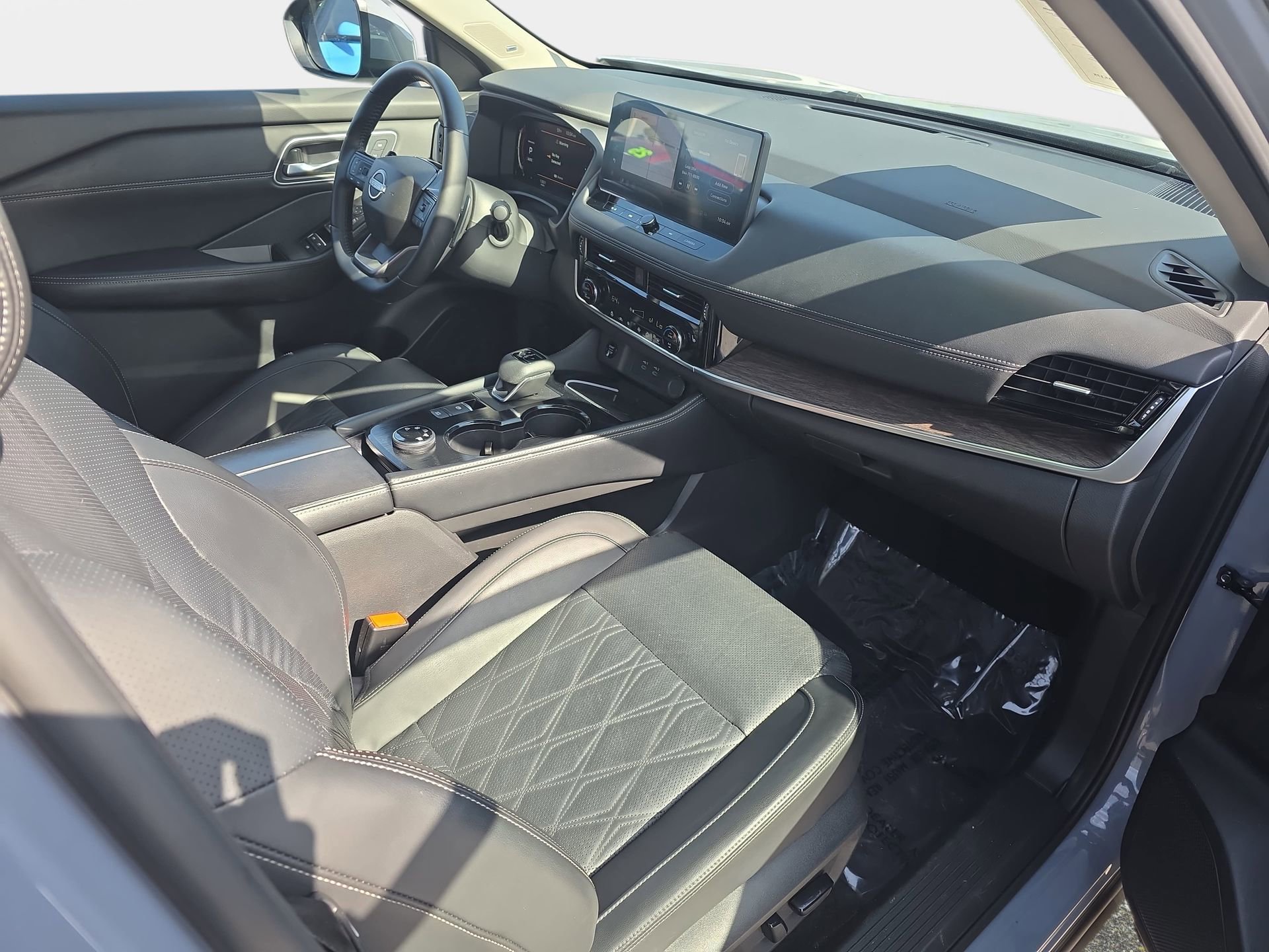 Used 2025 Nissan Rogue Platinum AWD/4WD image 10