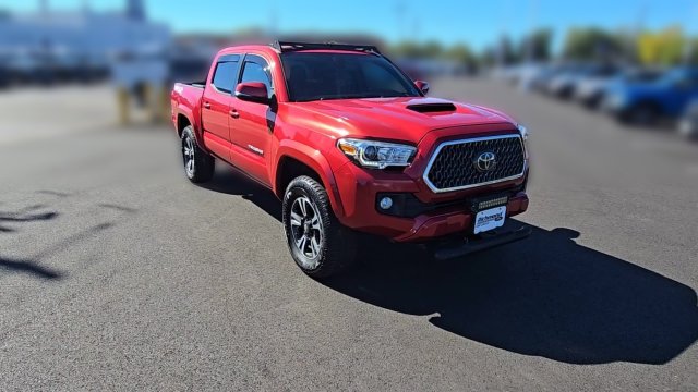 Used 2019 Toyota Tacoma TRD Sport w/ Technology Package AWD/4WD image 3