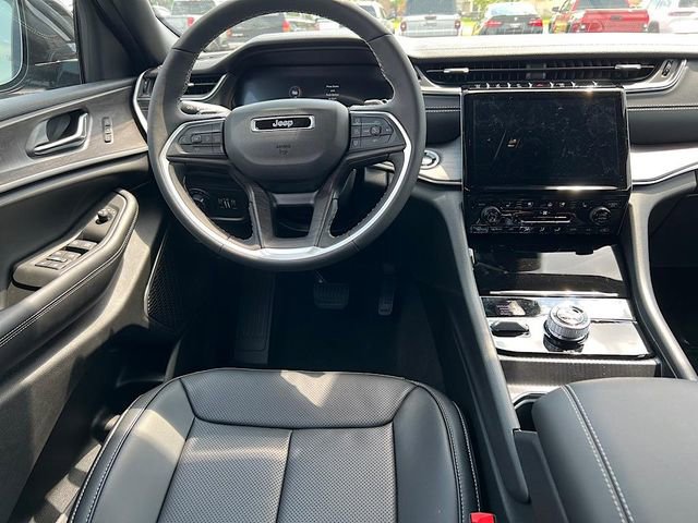New 2025 Jeep Grand Cherokee L Limited w/ Luxury Tech Group II image 18