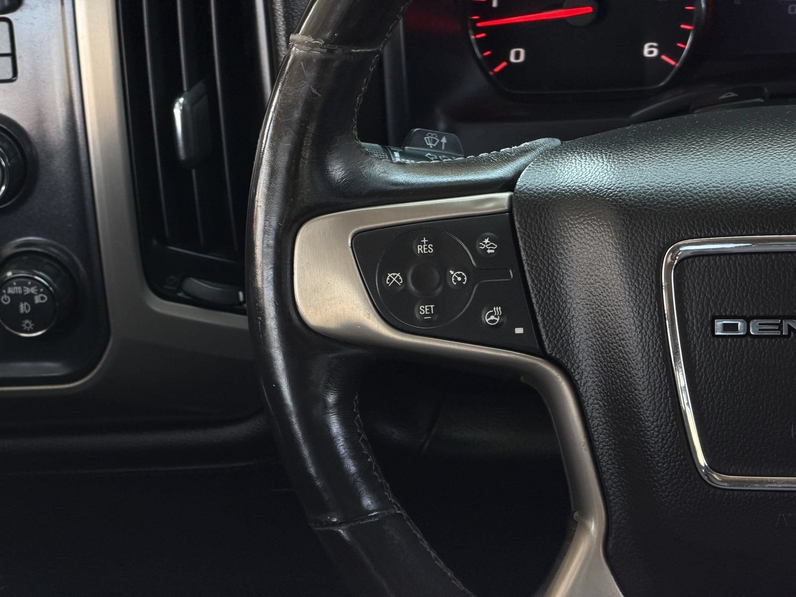 Used 2015 GMC Sierra 2500 Denali w/ Driver Alert Package AWD/4WD image 15