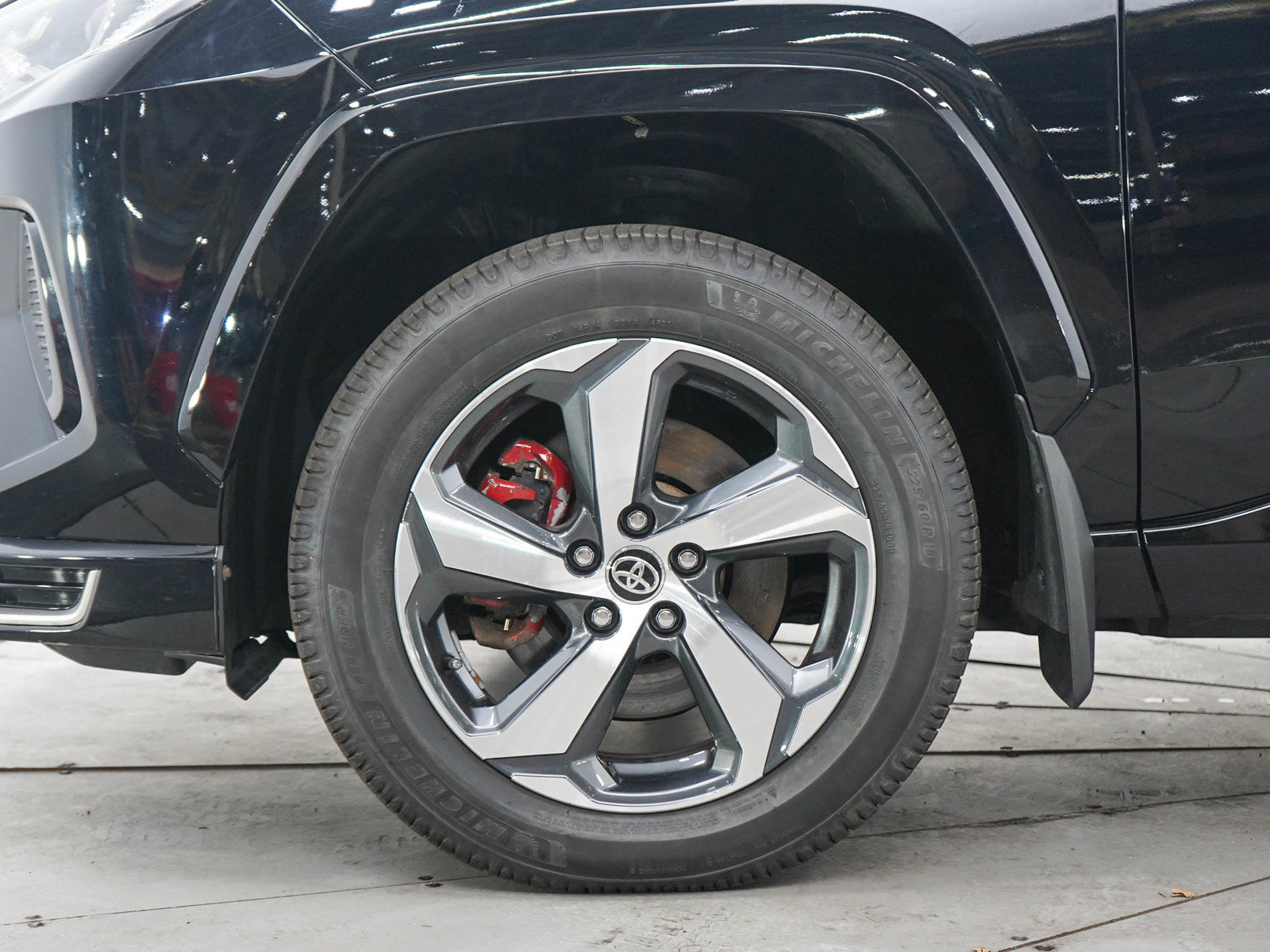 Used 2021 Toyota RAV4 SE w/ Weather & Moonroof Package AWD/4WD image 29