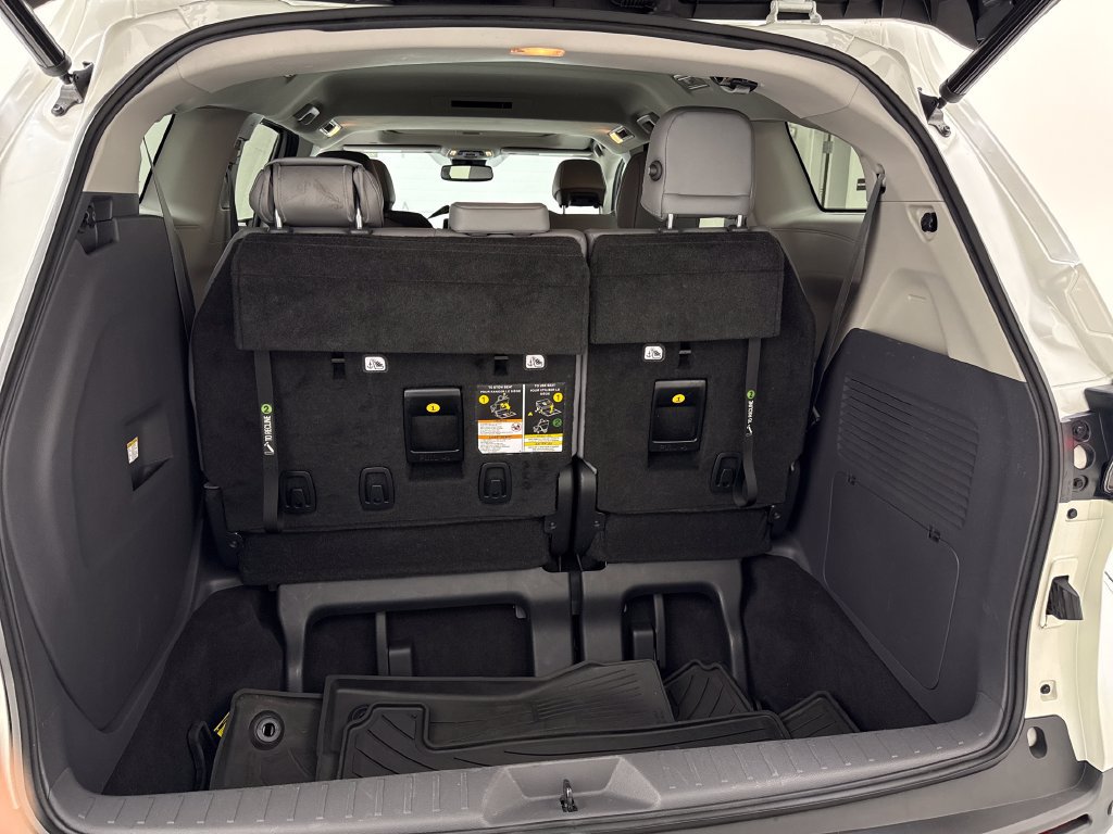 Used 2021 Toyota Sienna XLE w/ XLE Plus Package FWD image 27