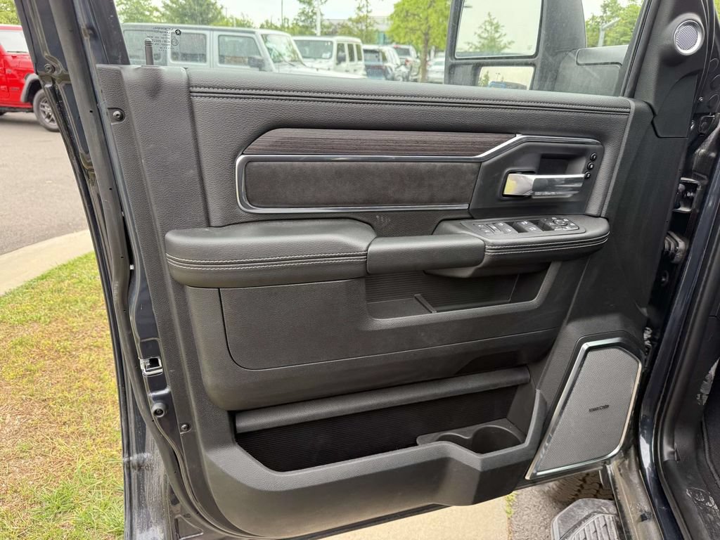 New 2026 RAM 2500 Laramie AWD/4WD image 31