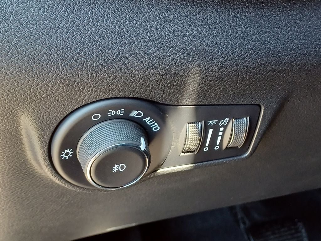 New 2026 Jeep Compass Limited AWD/4WD image 12