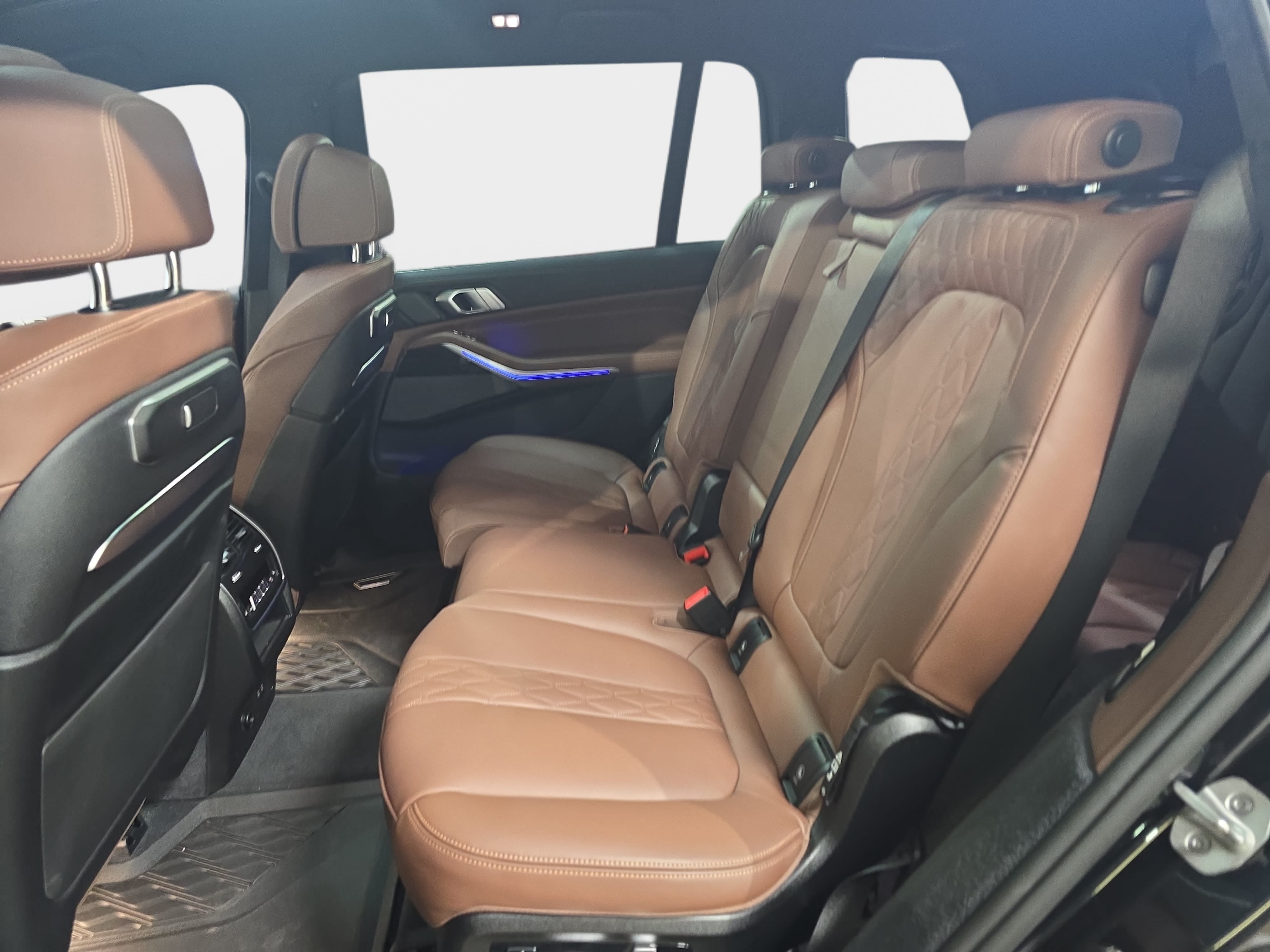 Used 2024 BMW X7 M60i w/ Climate Comfort Package AWD/4WD image 11