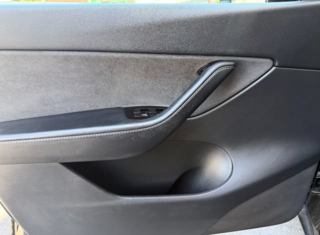 Used 2020 Tesla Model Y Long Range AWD/4WD image 21