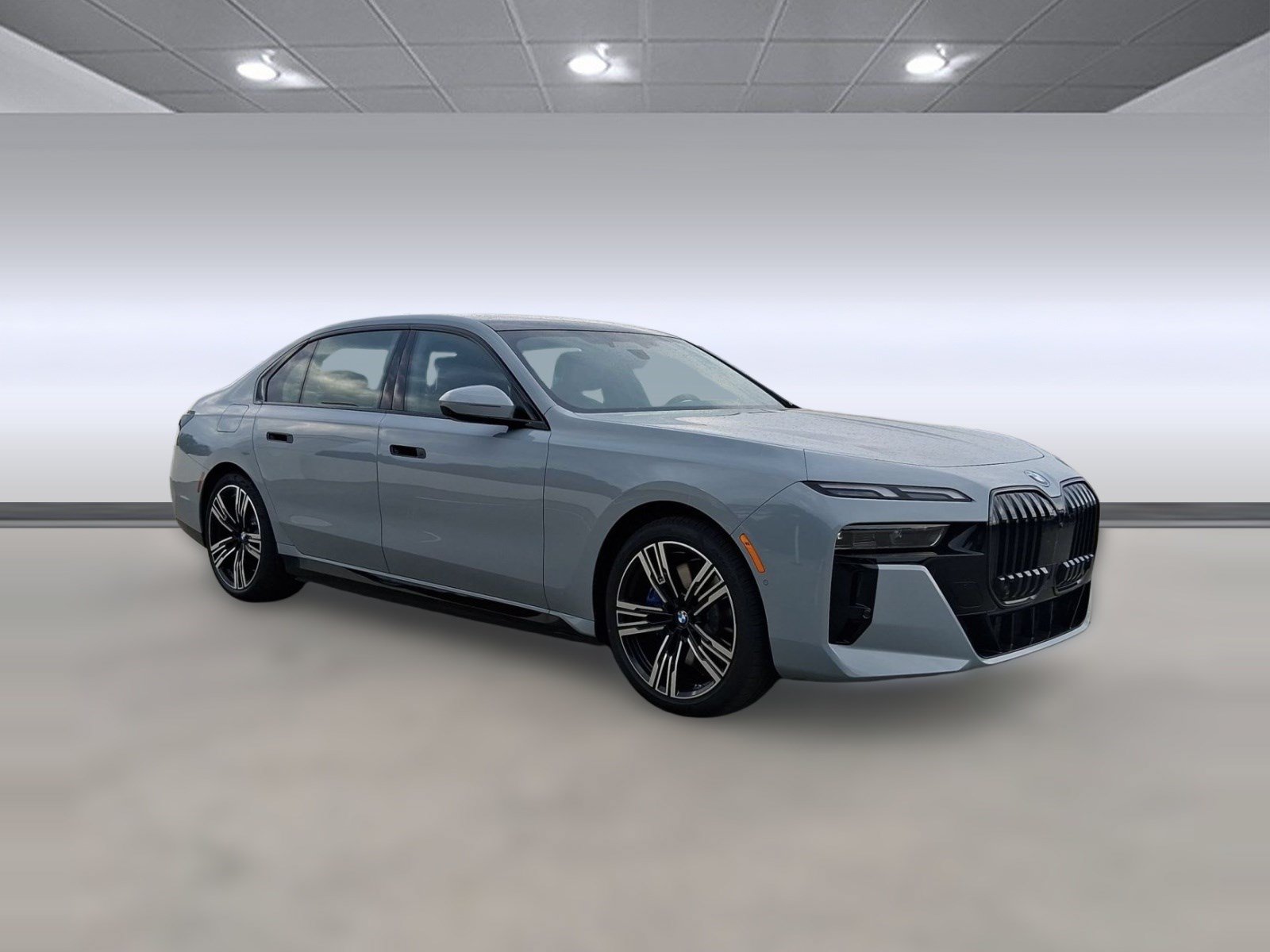 Used 2026 BMW 750e xDrive AWD/4WD image 7
