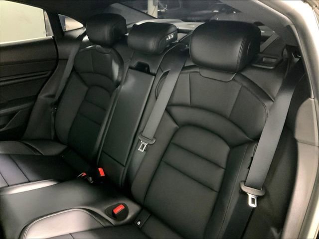 Used 2022 Porsche Taycan image 20