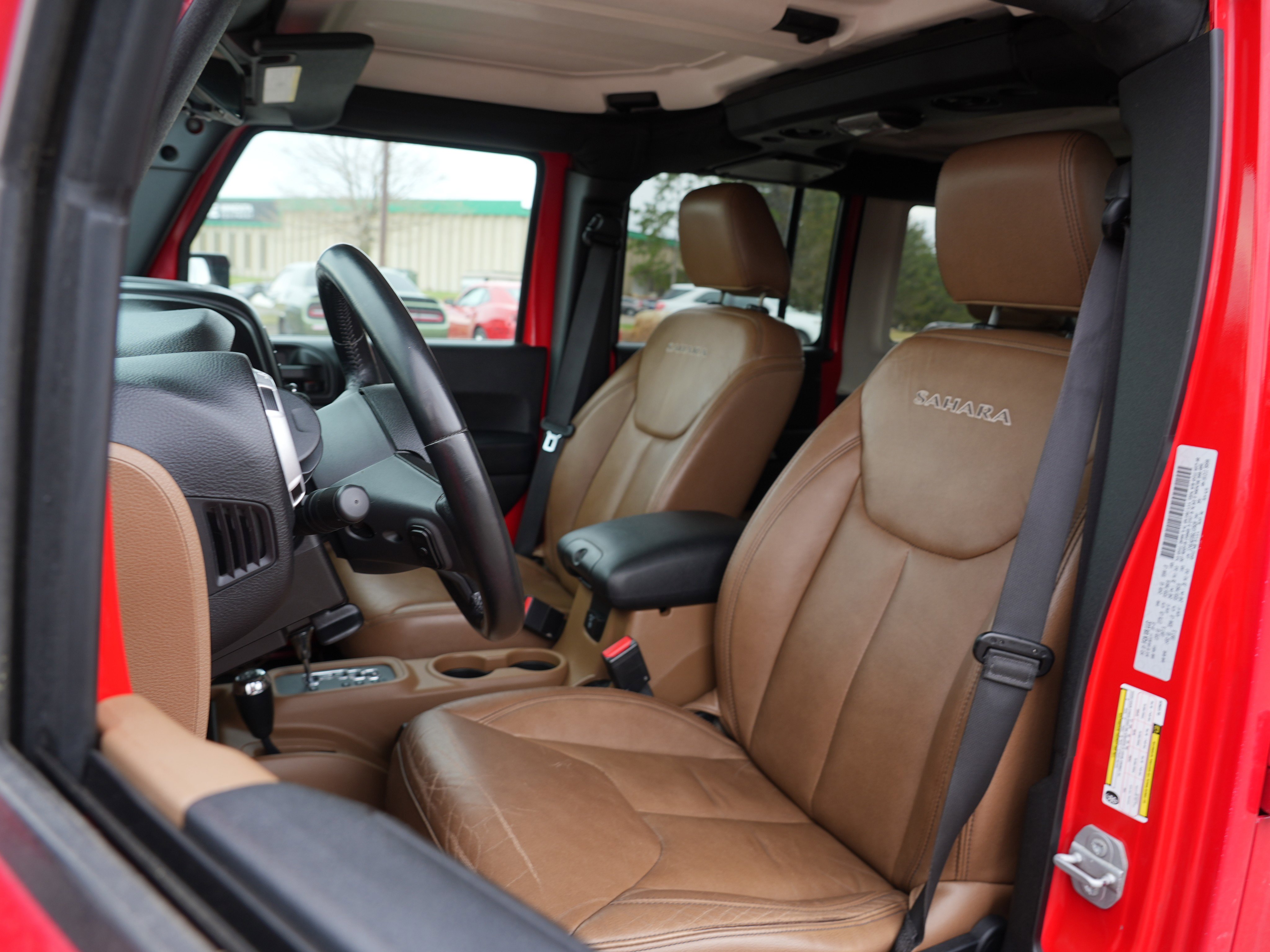Used 2016 Jeep Wrangler Unlimited Sahara w/ Connectivity Group image 15