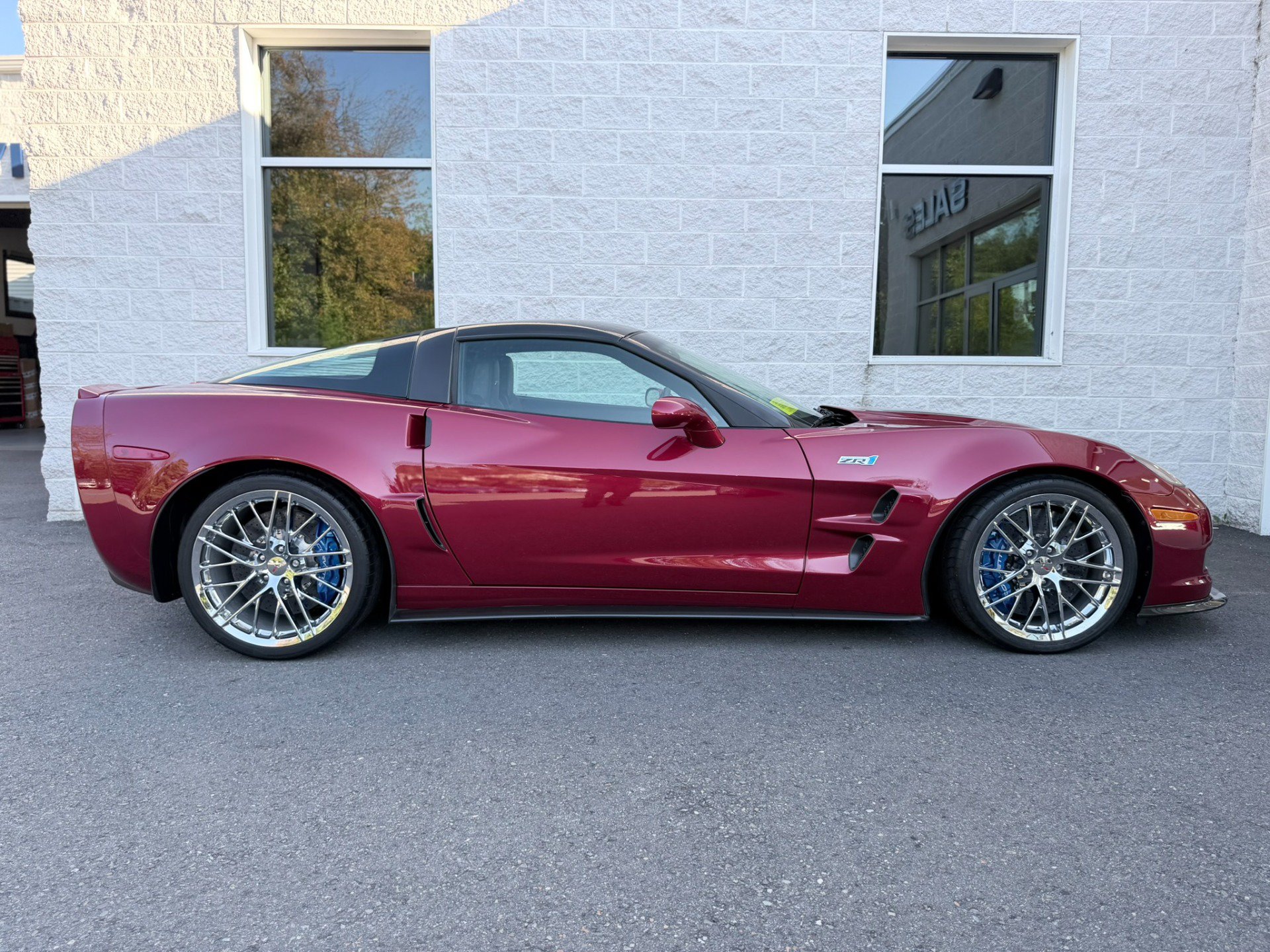 Used 2013 Chevrolet Corvette ZR1 w/ 3ZR Preferred Equipment Group RWD image 12