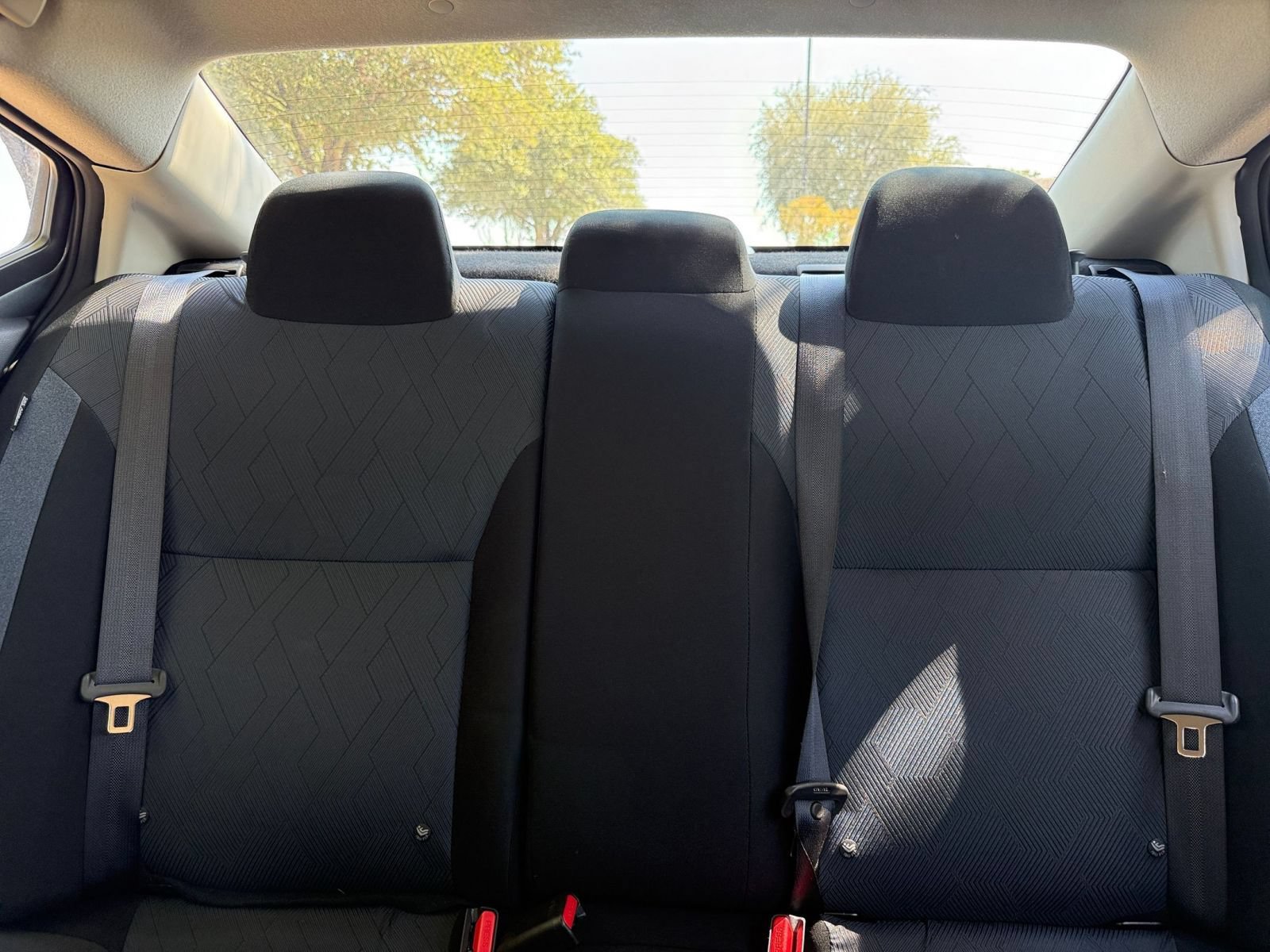 Used 2025 Nissan Versa SV FWD image 33