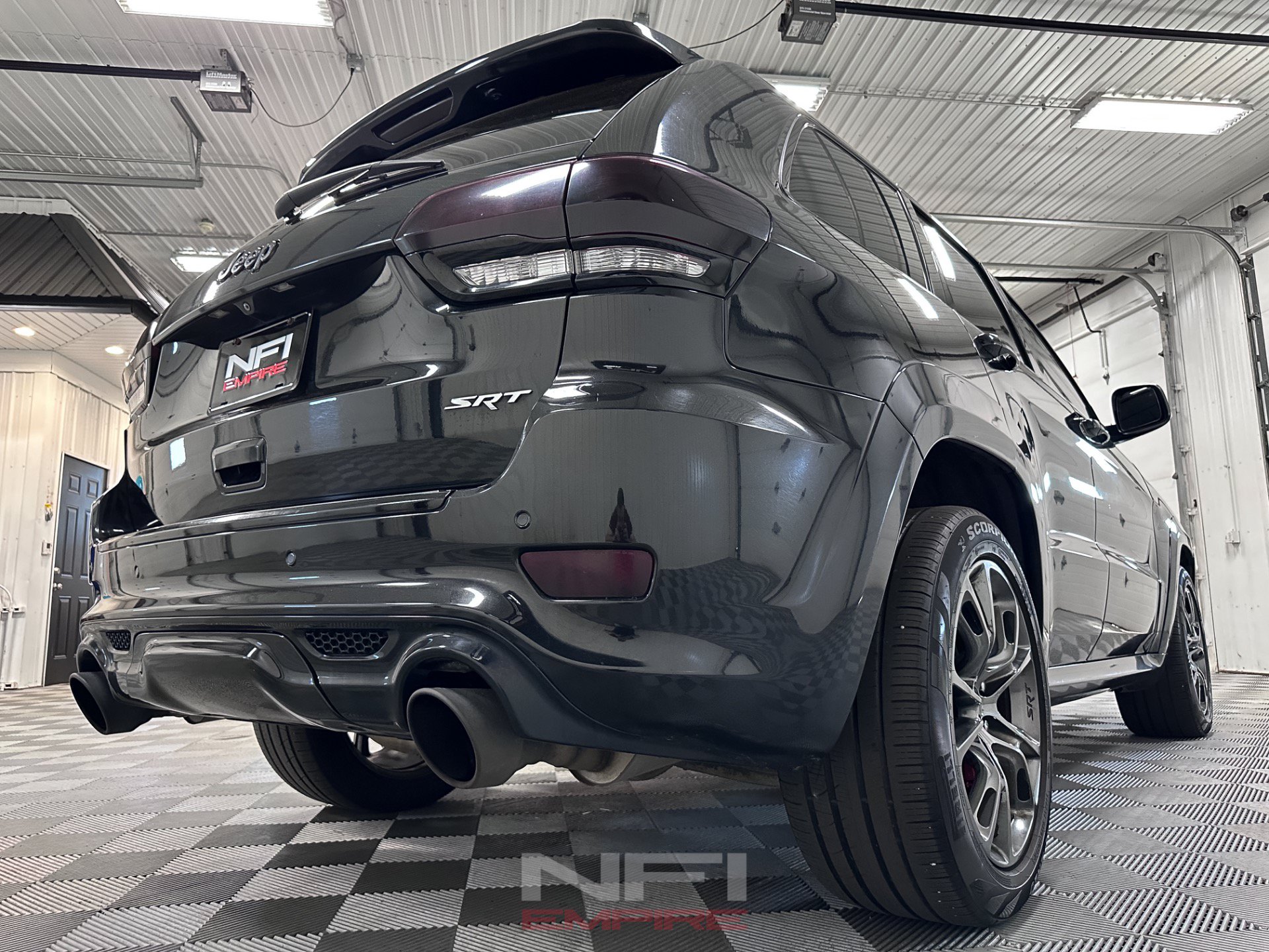 Used 2016 Jeep Grand Cherokee SRT AWD/4WD image 19