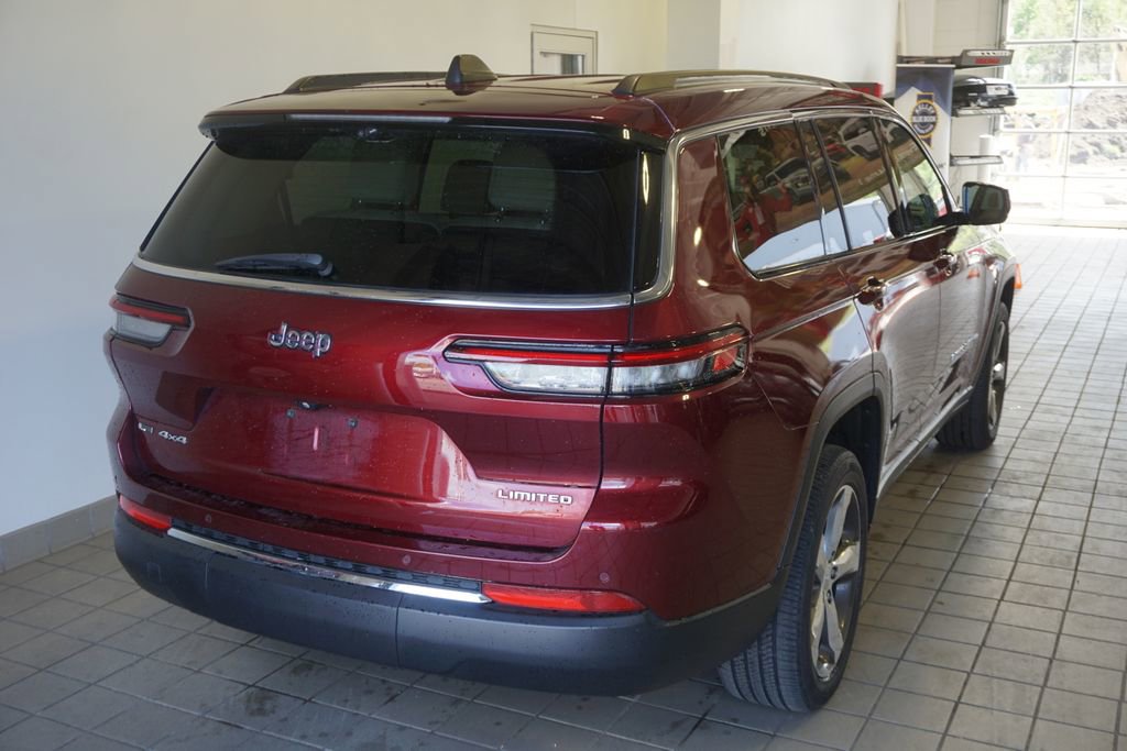 Used 2021 Jeep Grand Cherokee L Limited w/ Luxury Tech Group II AWD/4WD image 17