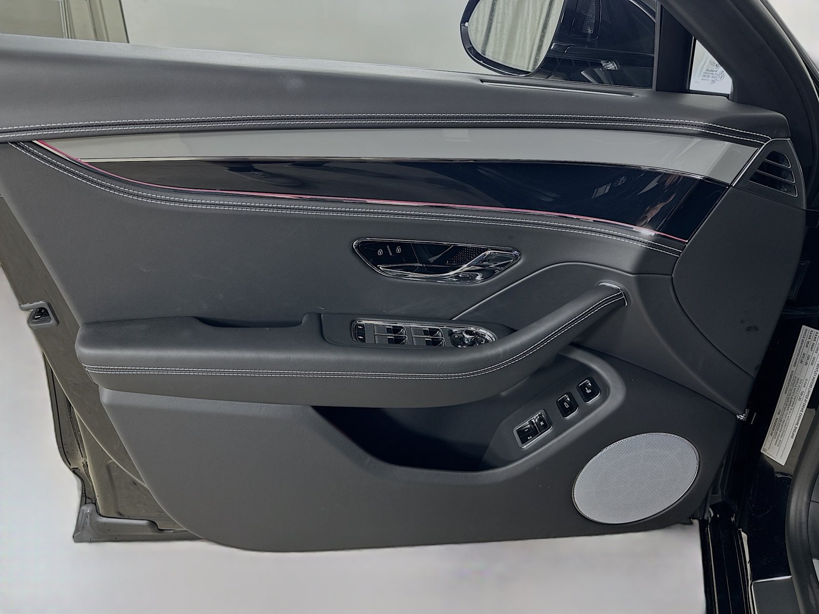 New 2026 Bentley Flying Spur V8 AWD/4WD image 18