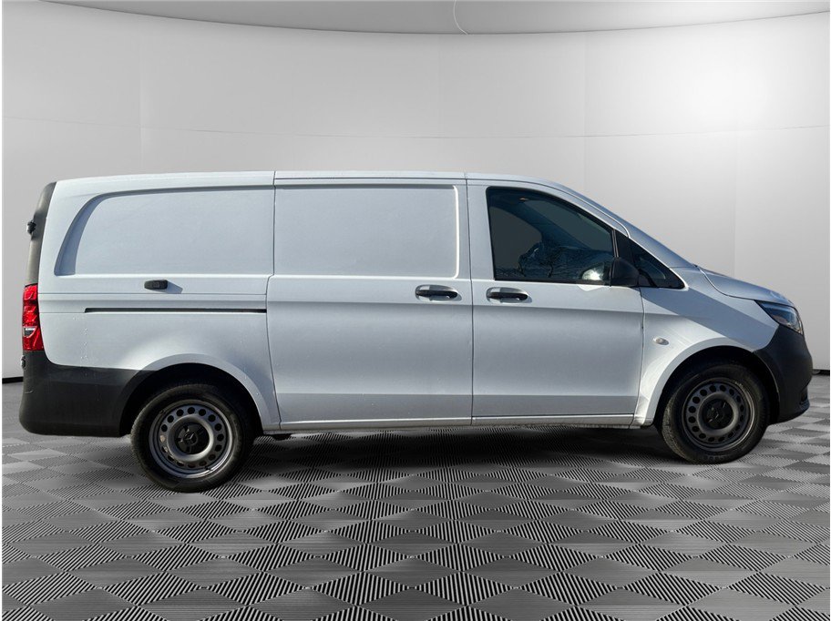 Used 2023 Mercedes-Benz Metris image 6