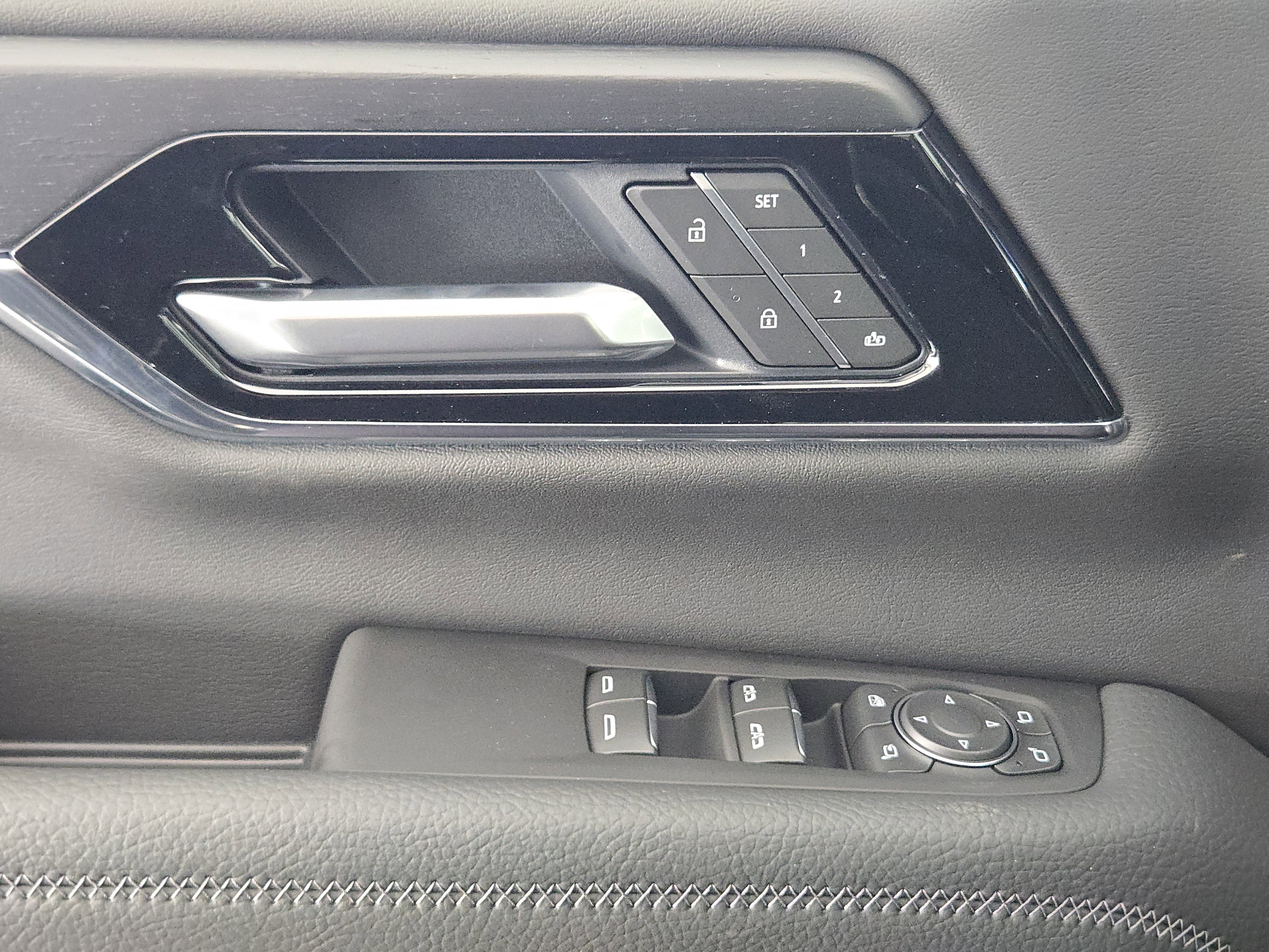 New 2026 GMC Yukon XL Denali w/ Denali Reserve Package image 17