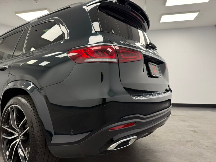 Used 2022 Mercedes-Benz GLS 450 4MATIC w/ AMG Line Exterior image 17