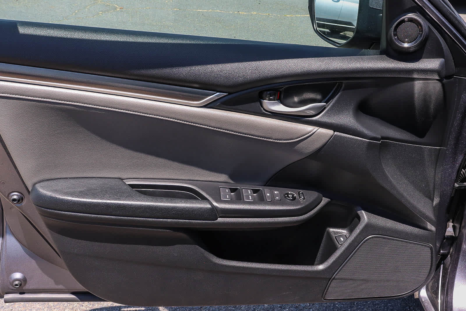 Used 2019 Honda Civic EX-L image 29