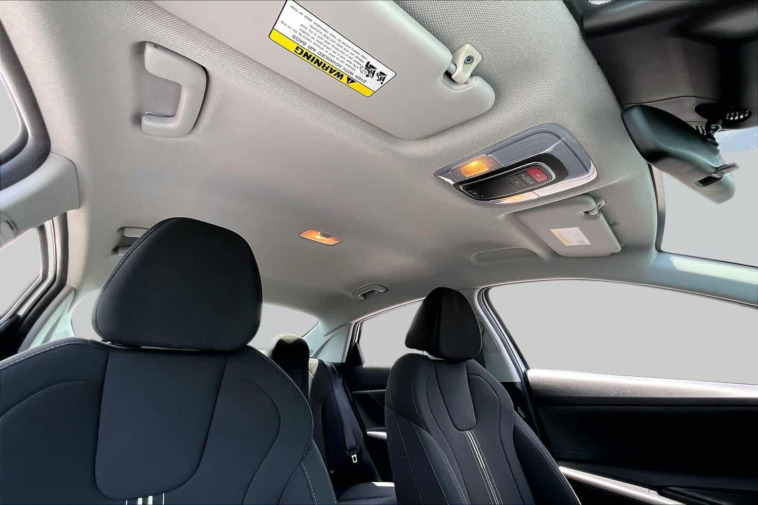 Used 2022 Hyundai Elantra Blue FWD image 14