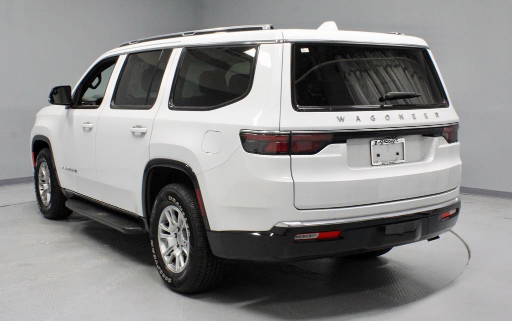 Used 2023 Jeep Wagoneer 2WD image 10