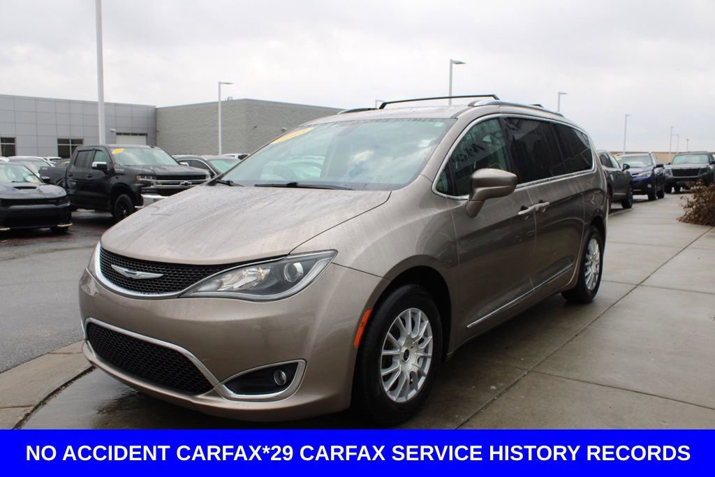 Used 2018 Chrysler Pacifica Touring-L Plus image 3
