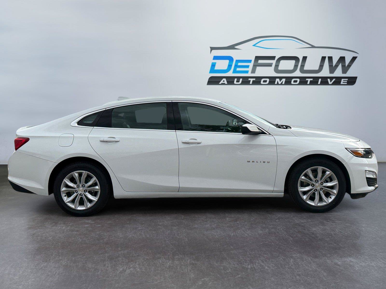 Used 2024 Chevrolet Malibu LT FWD image 2