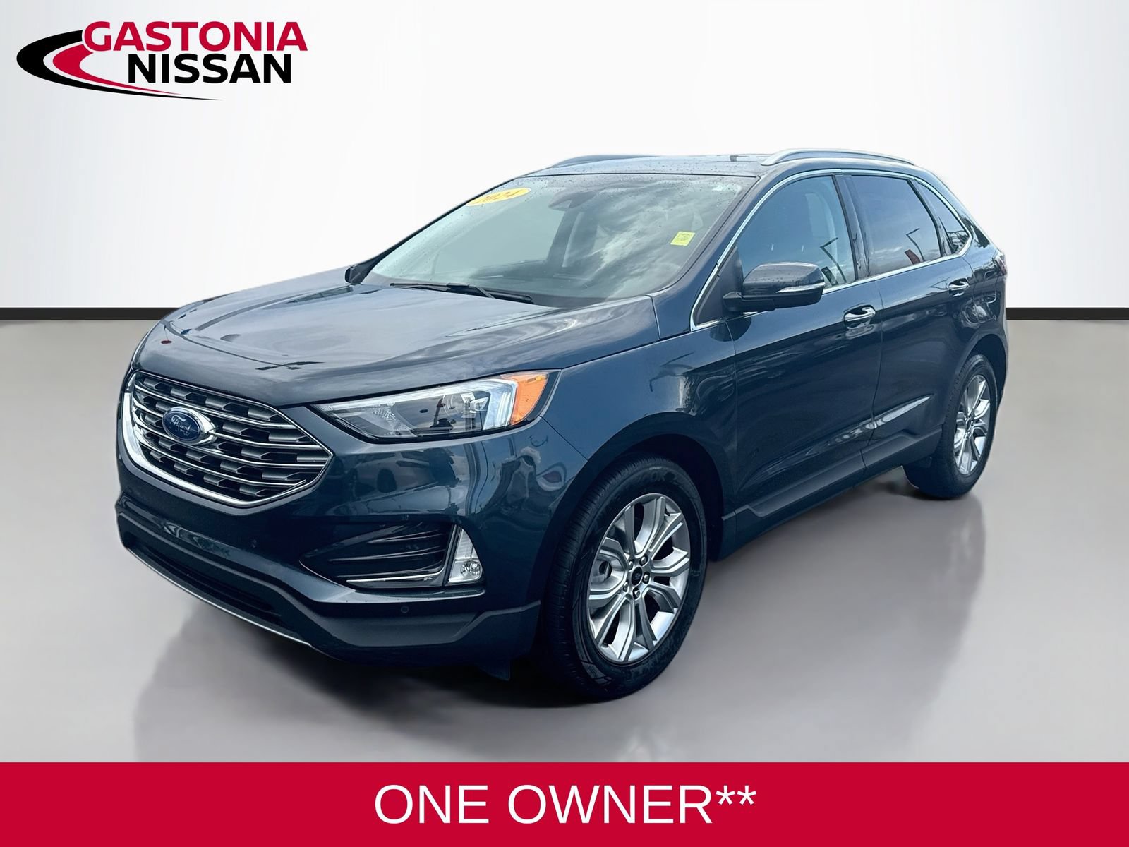 Used 2024 Ford Edge Titanium AWD/4WD image 3