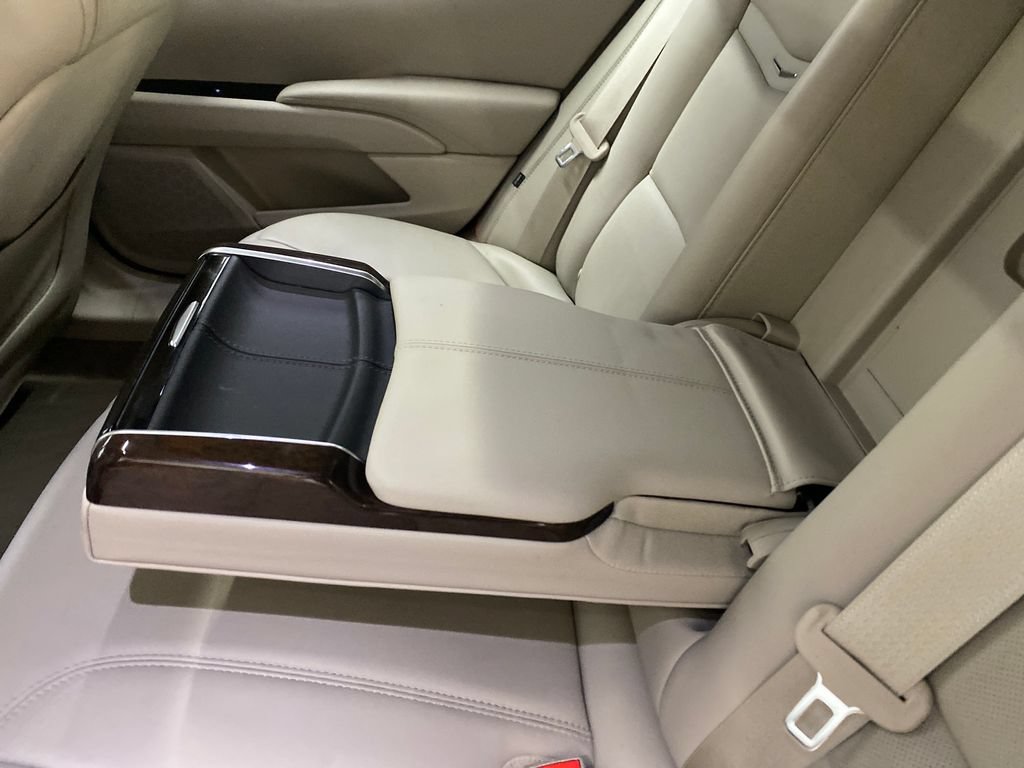 Used 2014 Cadillac XTS Luxury w/ Driver Awareness Package FWD image 14