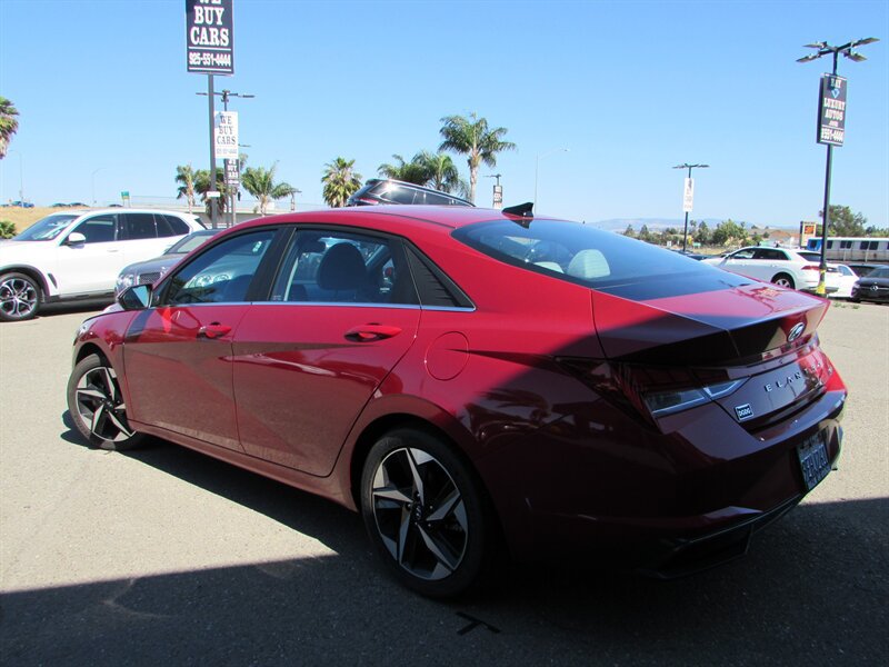 Used 2023 Hyundai Elantra Limited FWD image 6